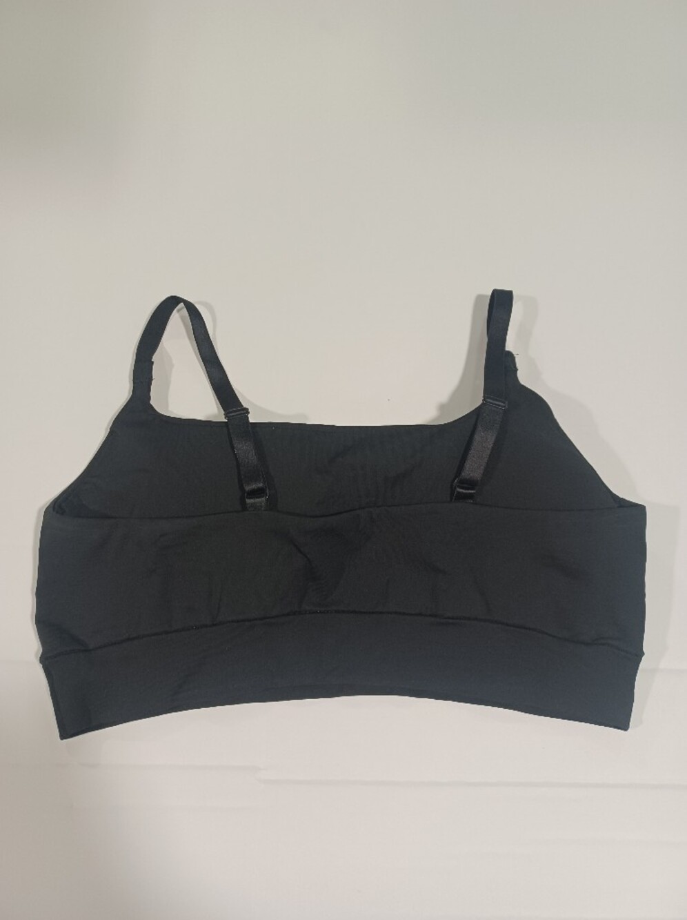Classic Black Seamless Bandeau Bralette - Picture 3 of 5